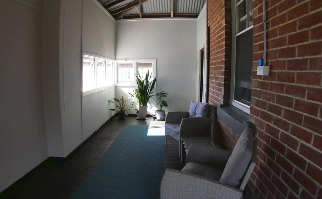 Хостел Geraldton Backpackers Экстерьер фото