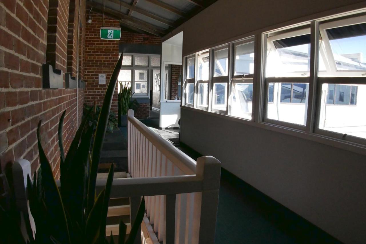 Хостел Geraldton Backpackers Экстерьер фото